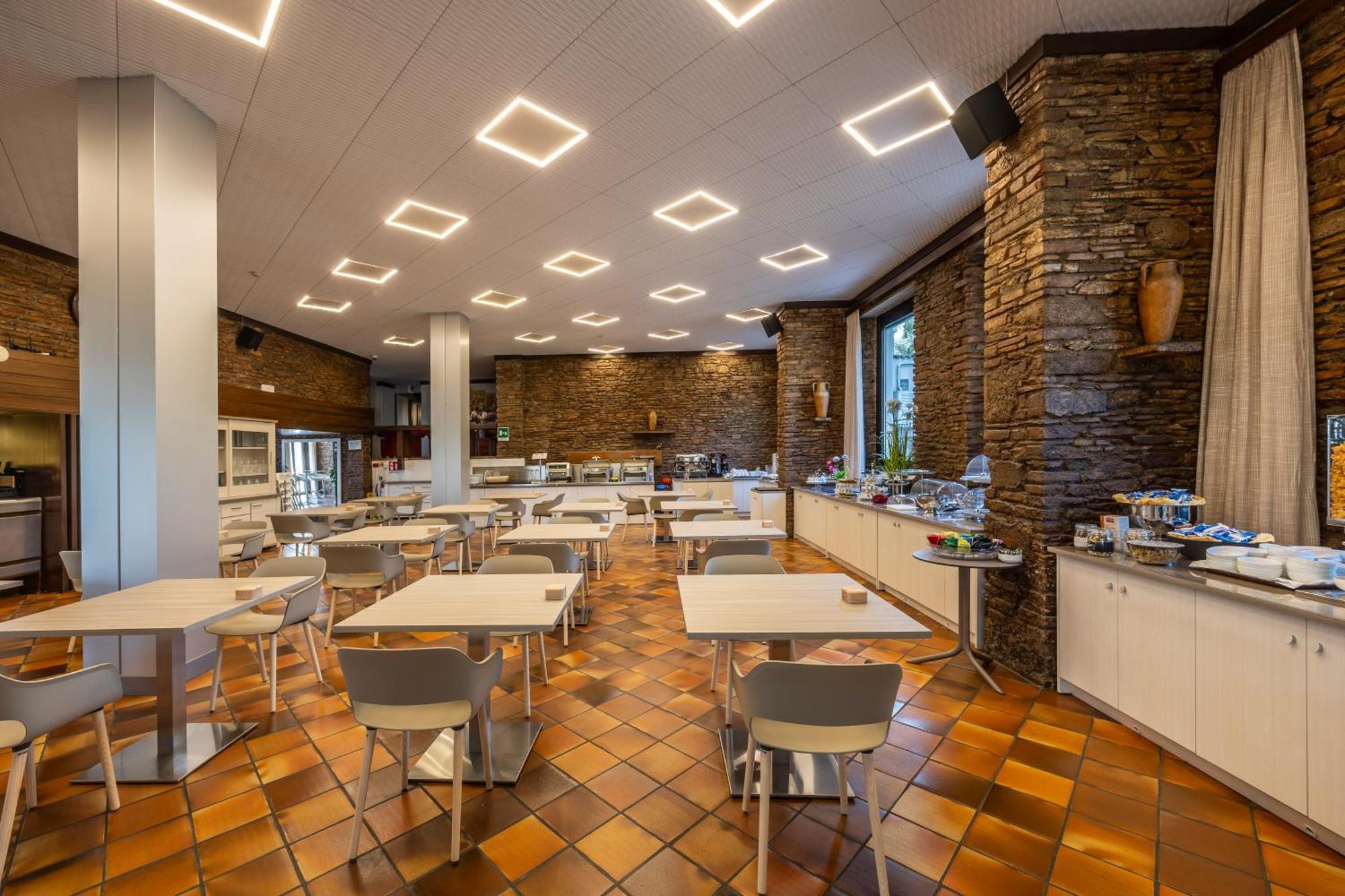 Hotel Ideal Сірміоне Екстер'єр фото