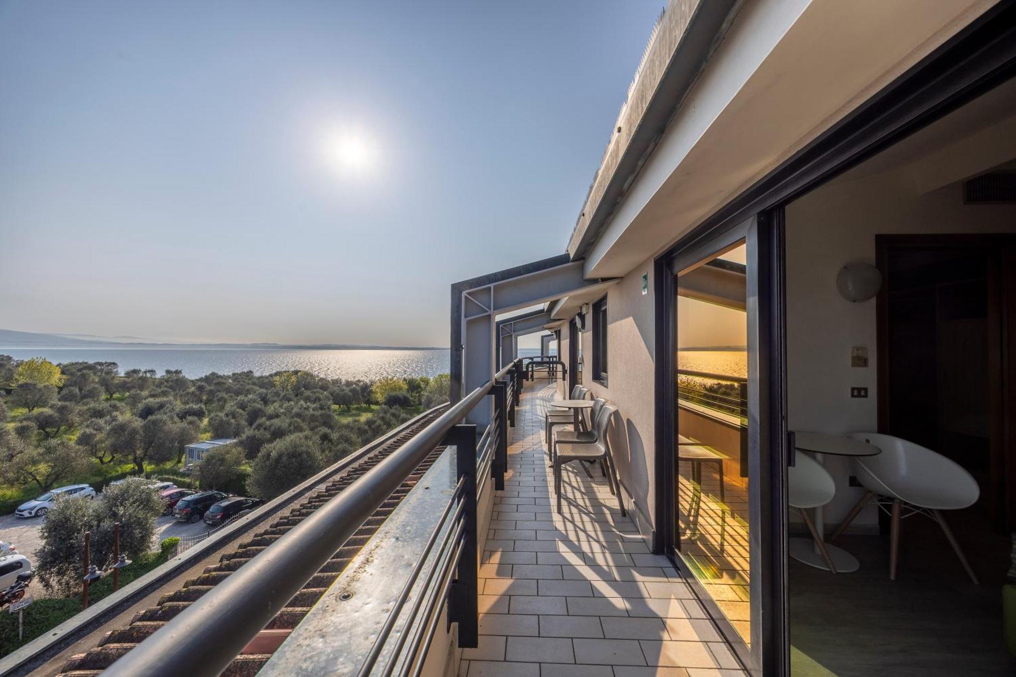 Hotel Ideal Сірміоне Екстер'єр фото