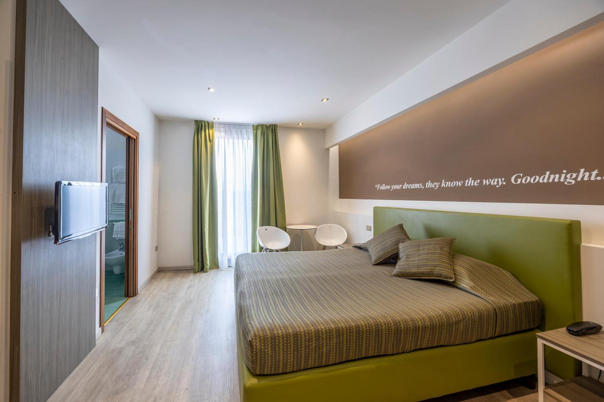 Hotel Ideal Сірміоне Екстер'єр фото