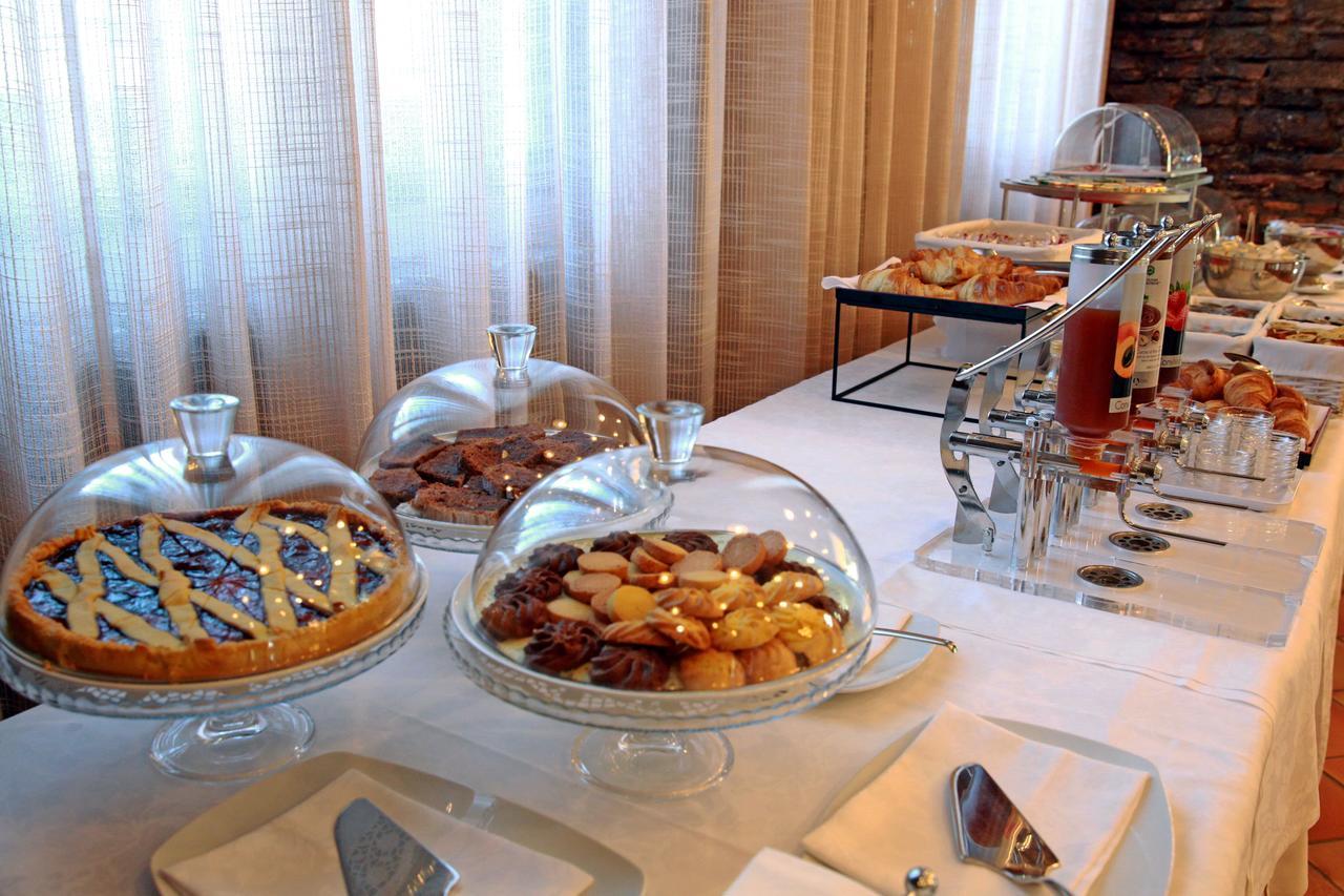 Hotel Ideal Сірміоне Екстер'єр фото
